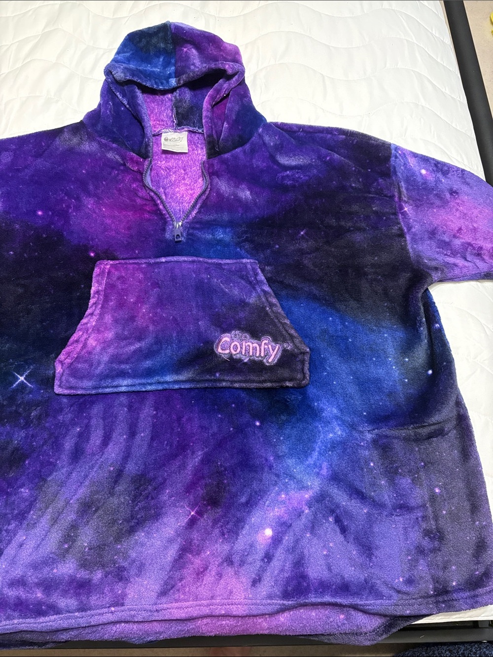 The Comfy Dream Jr unlined purple galaxy hoodie, one size - Picture 2 of 3